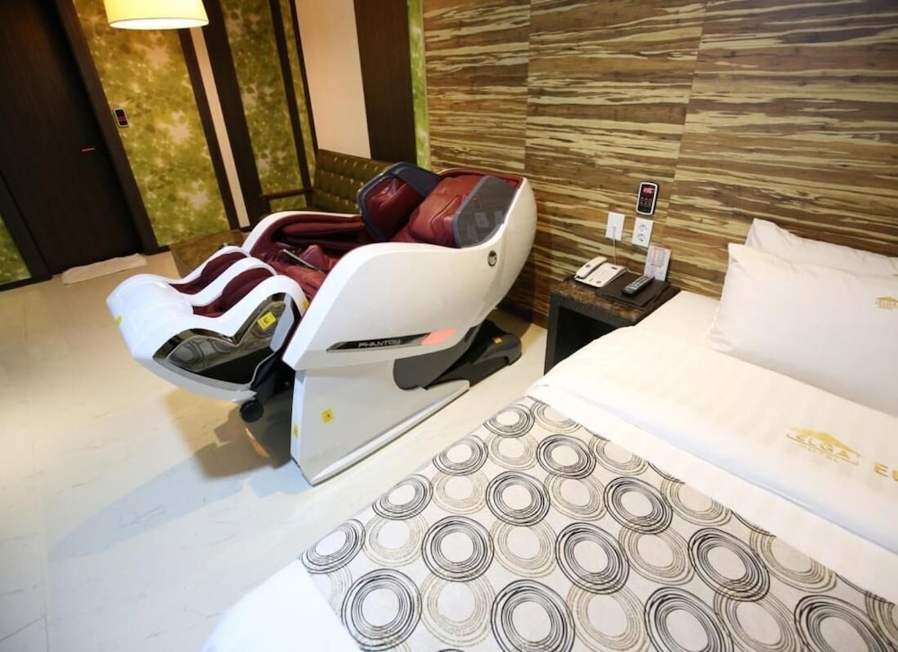 Elga Hotel 34/67
