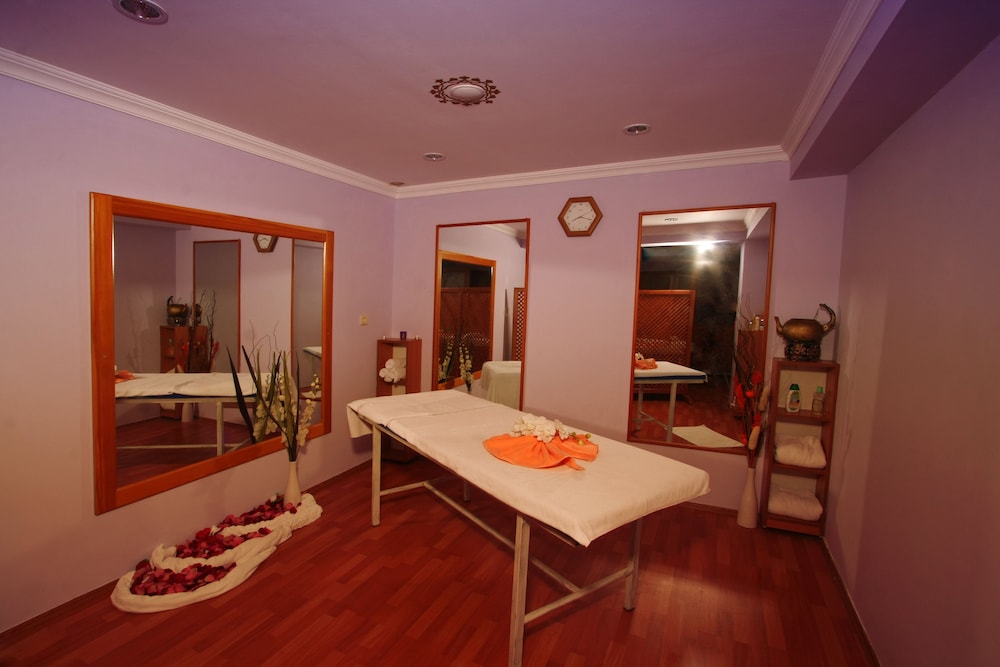 Sea Breeze Hotel And Apartments 19/50