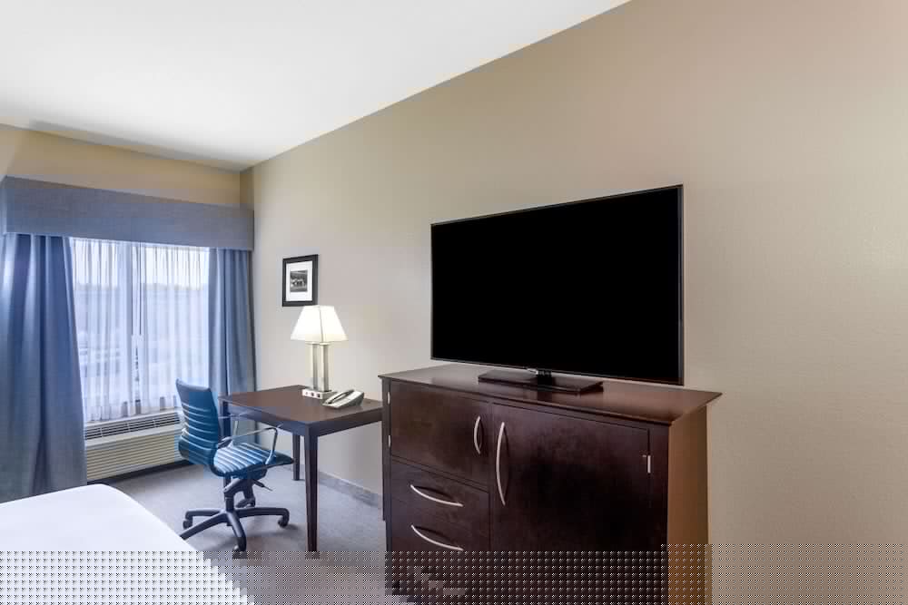 La Quinta Inn & Suites by Wyndham Sebring 49/56