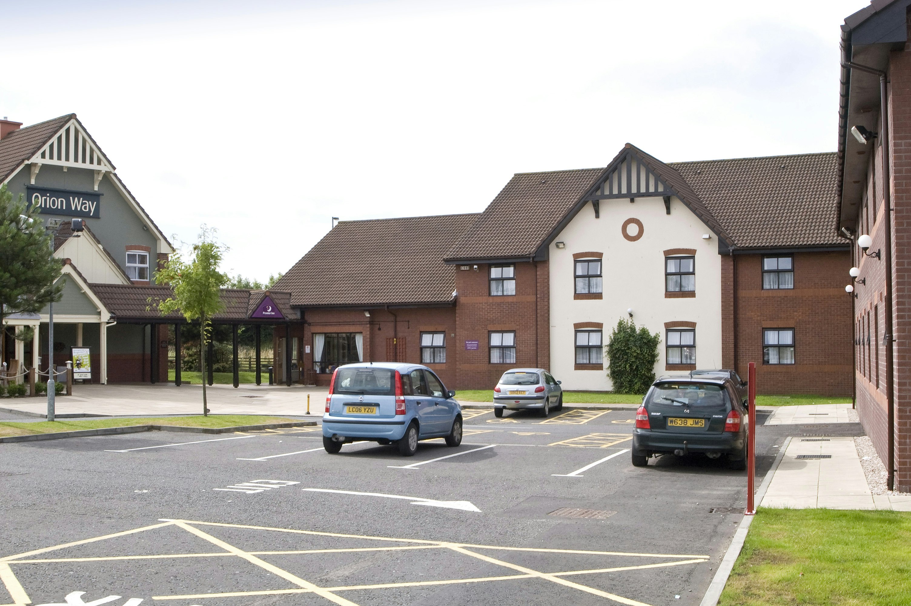 Premier Inn Glasgow (Cambuslang/M74, J2A) 18/25