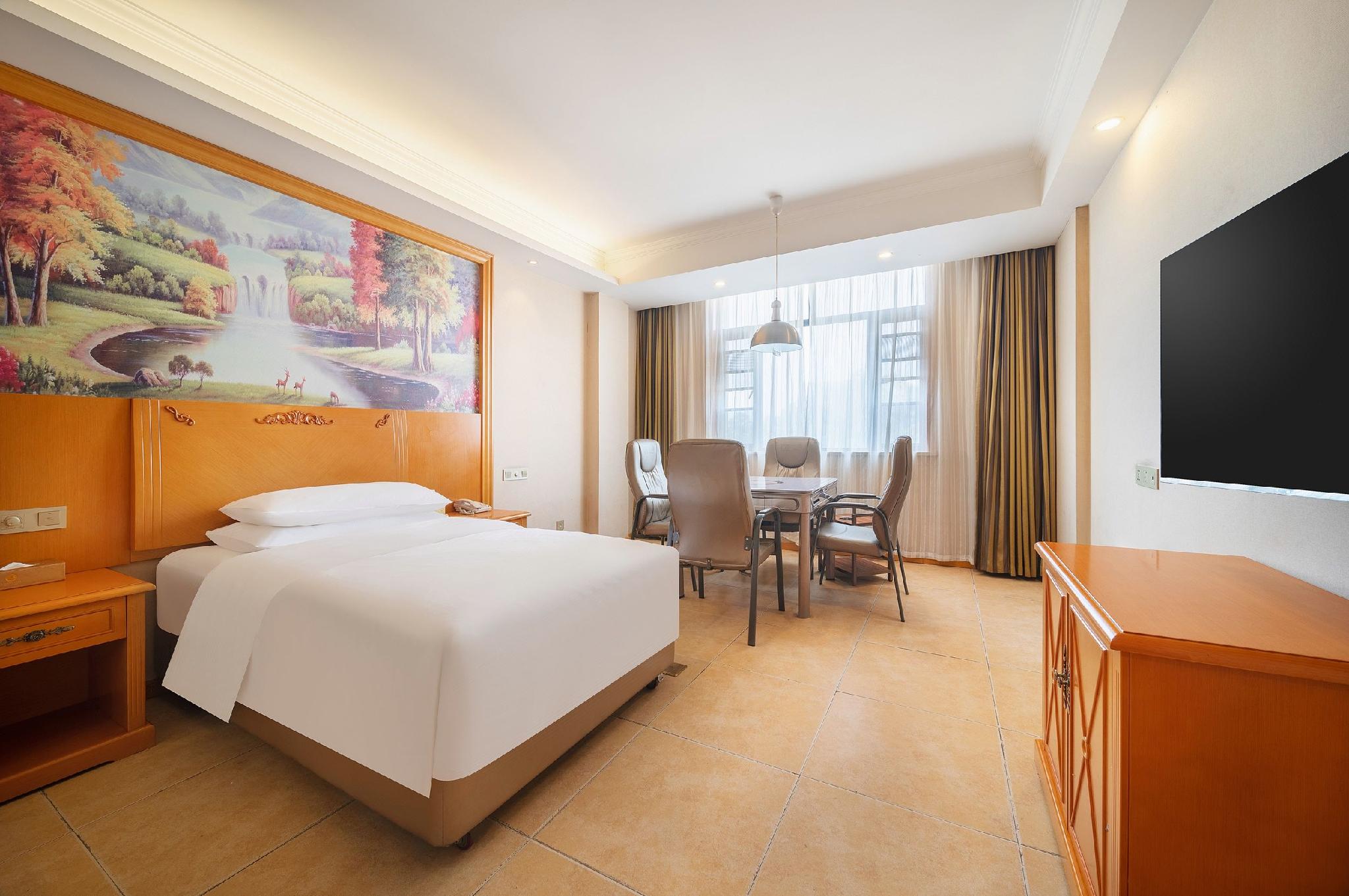 Vienna 3 Best Hotel (Wuhan Jinyinhu Branch) 6/24