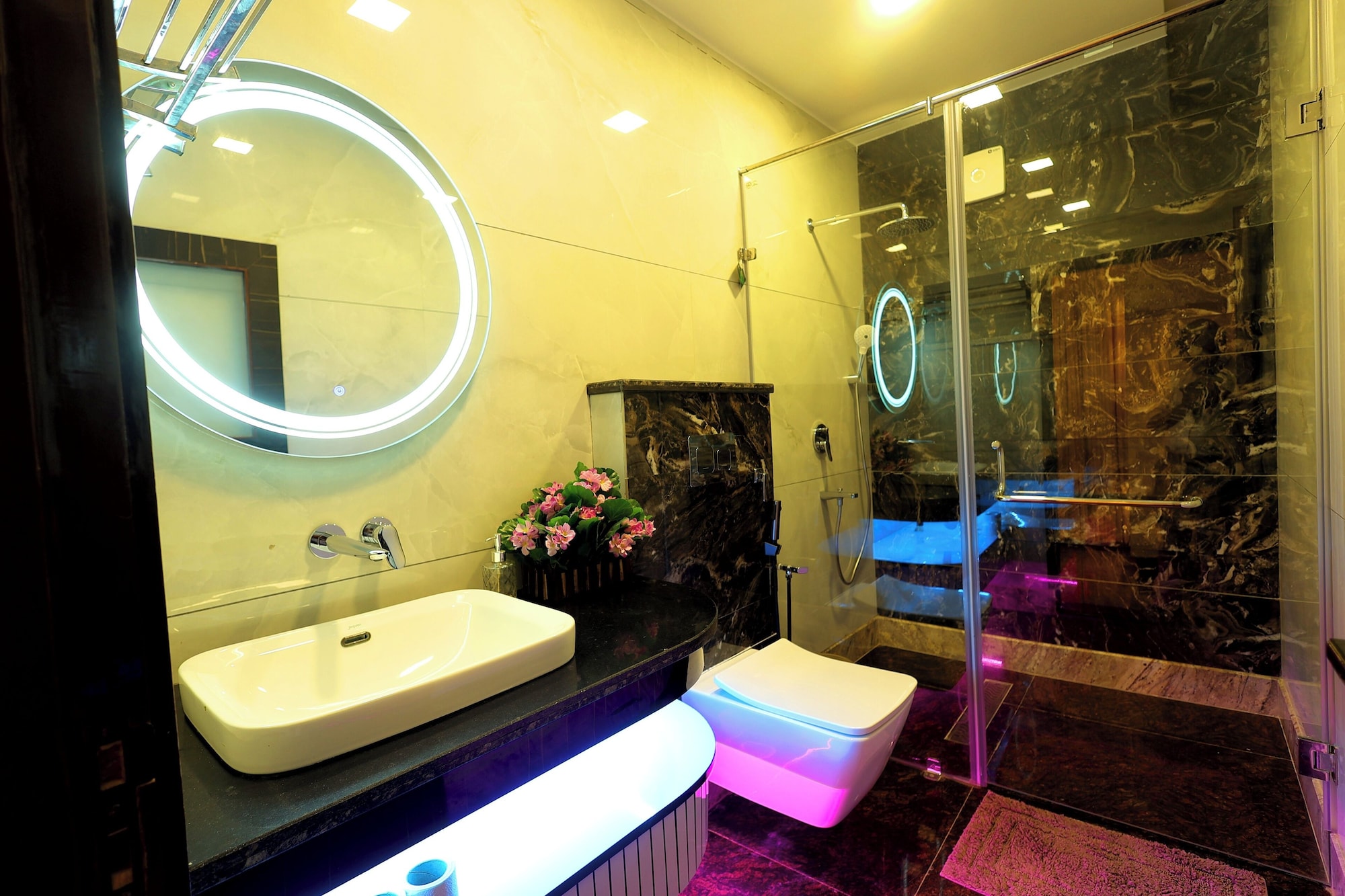 LUXURY, QUADRUPLE