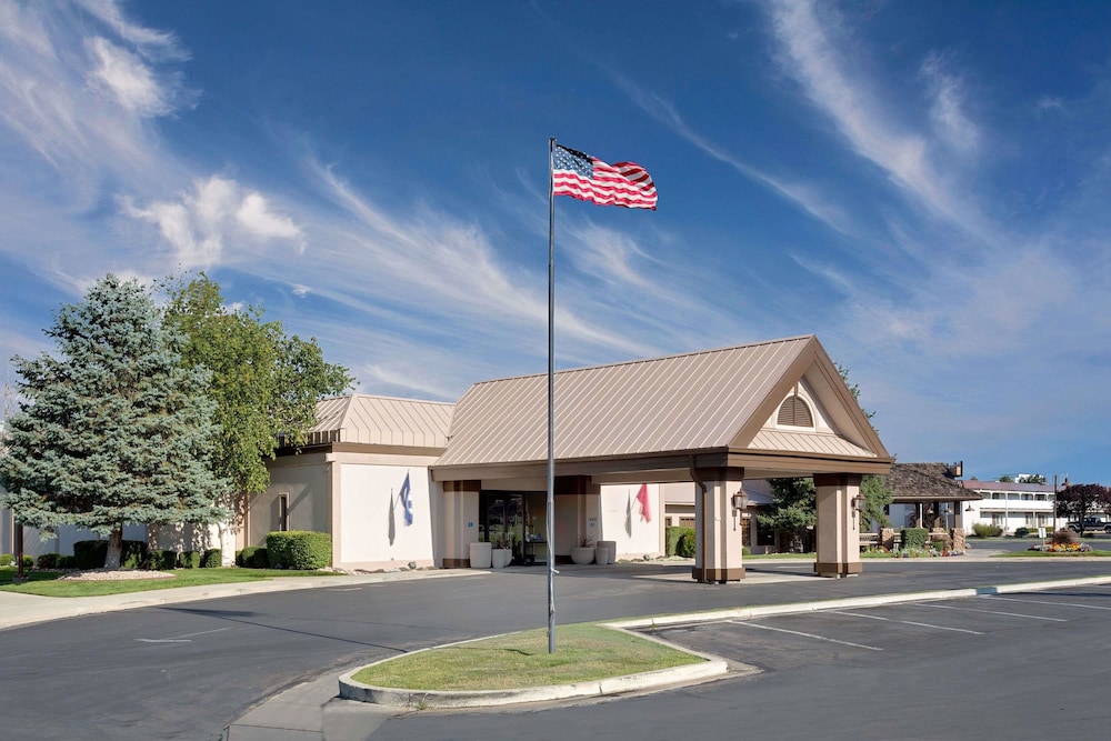 Ramada By Wyndham Provo 3/47