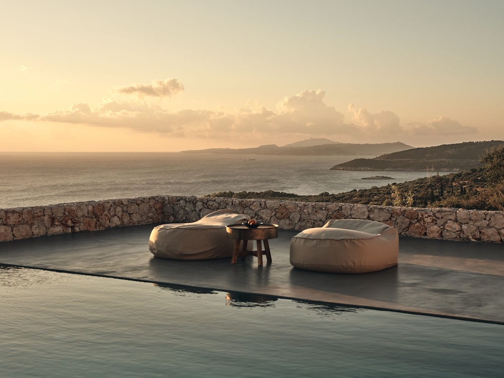 Vais Luxury Villas 46/55
