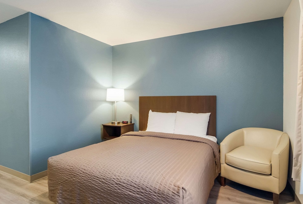 SUITE, QUEEN BED, ACCESSIBLE