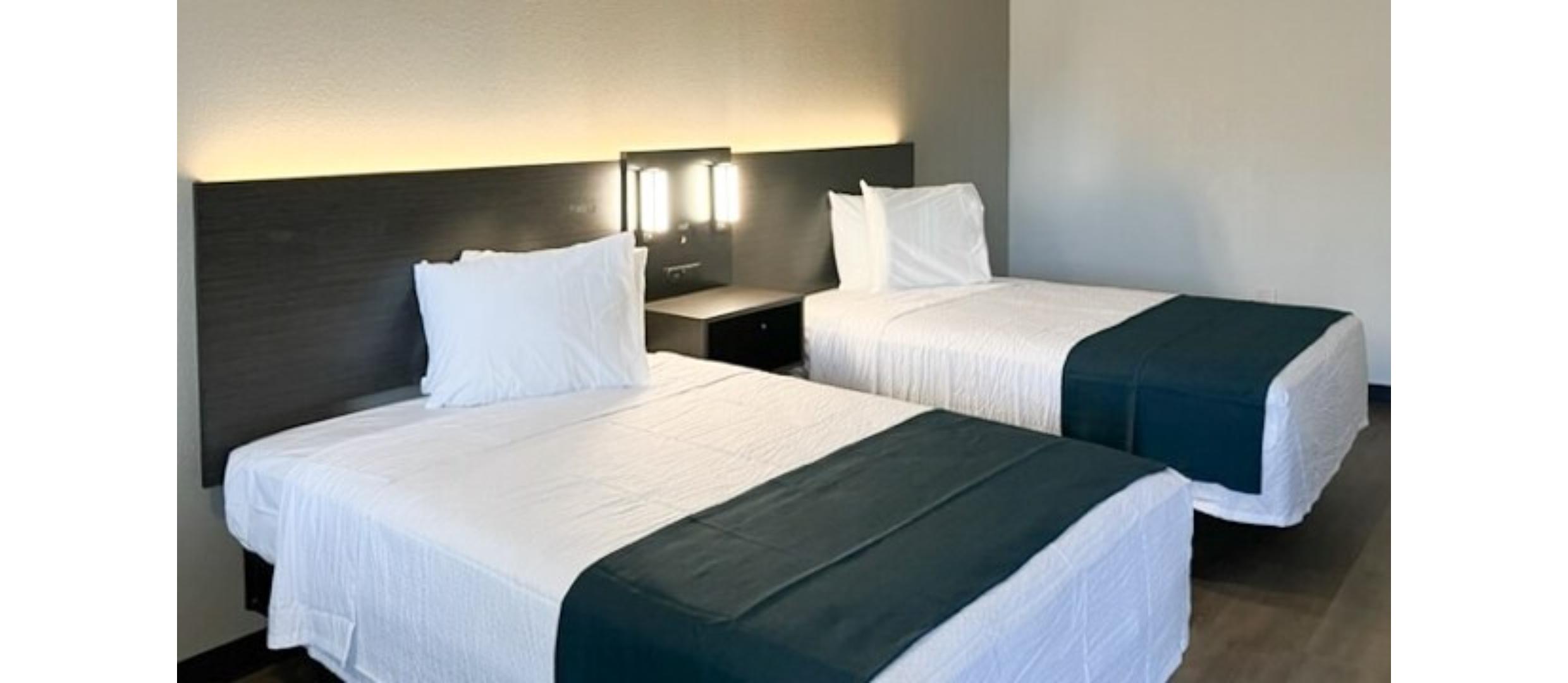 2 Full Beds - Non-Smoking