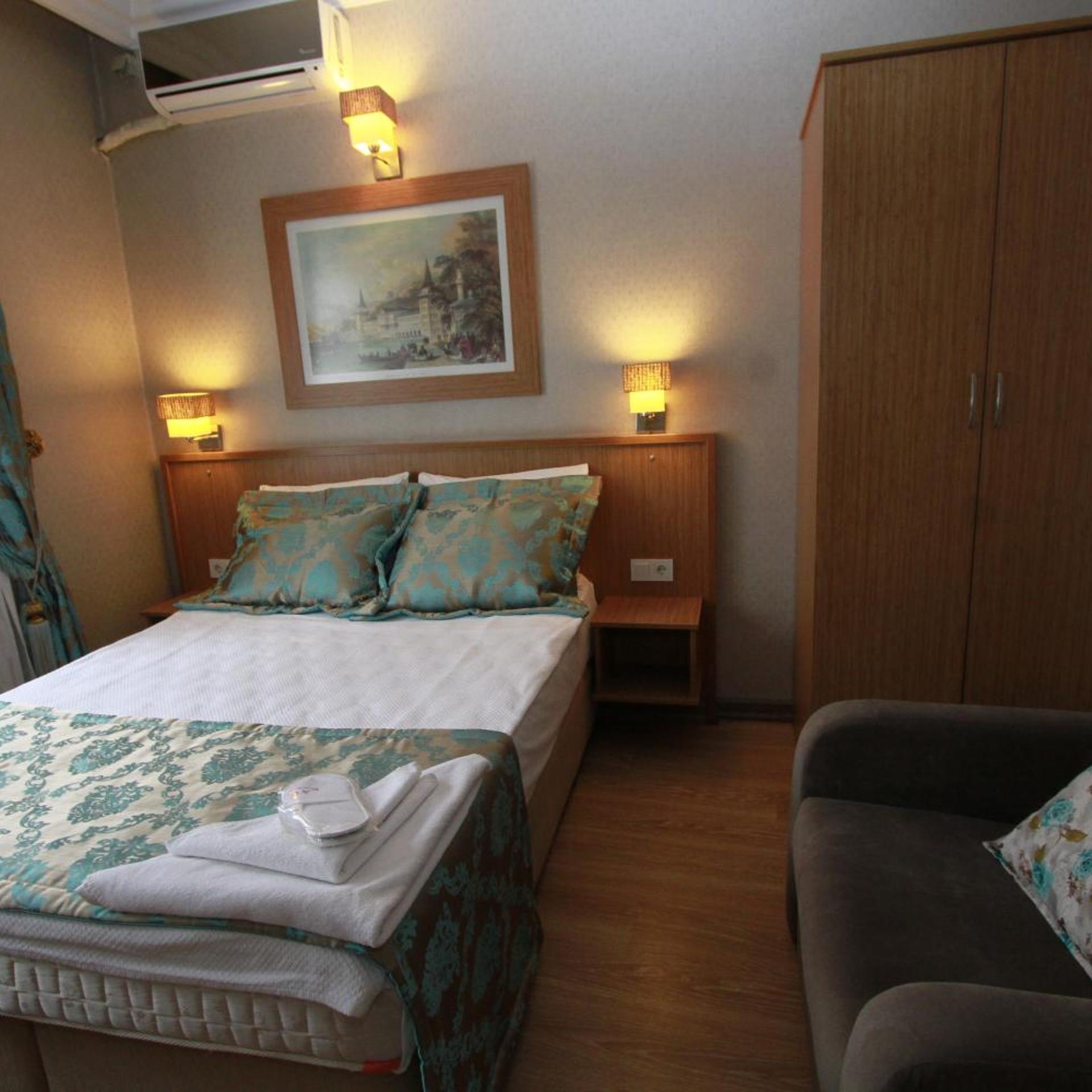 Room, Double Bed