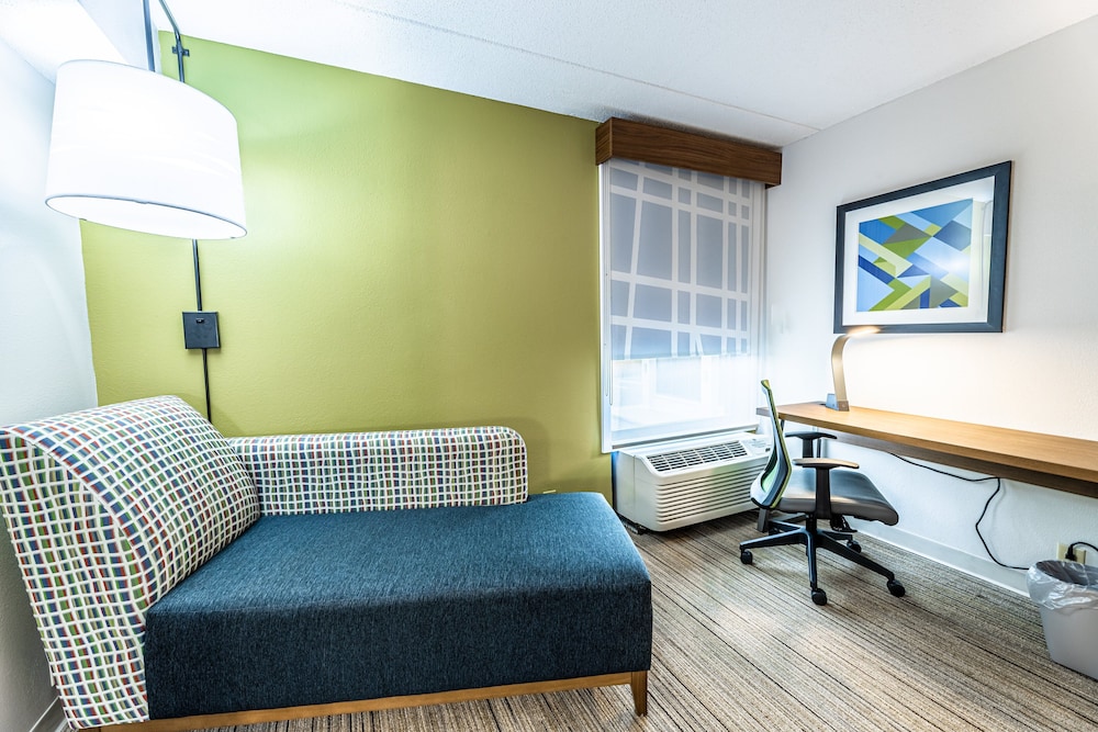 Holiday Inn Express Indianapolis South 30/54