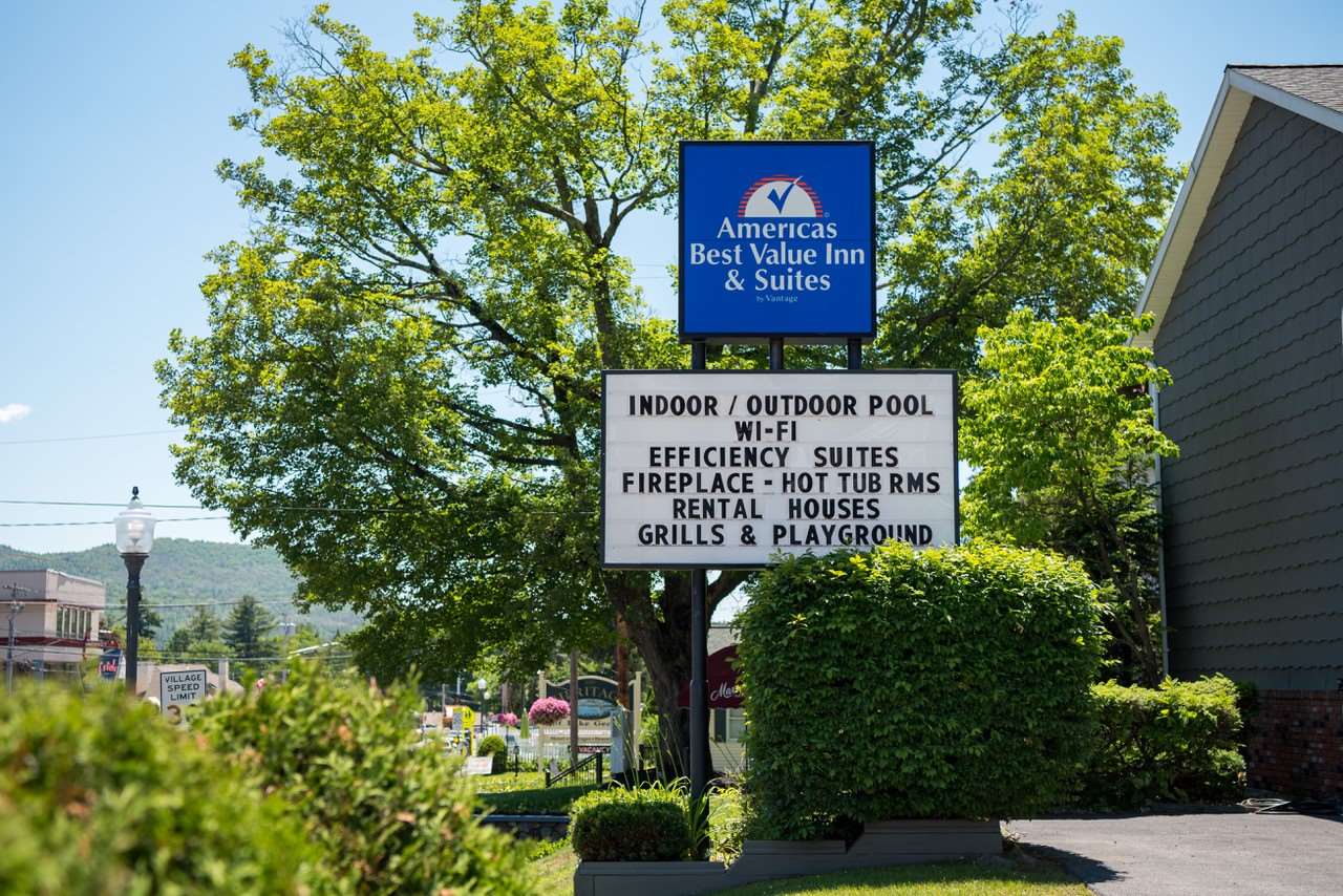 Adirondack Retreat Inn and Suites 4/36