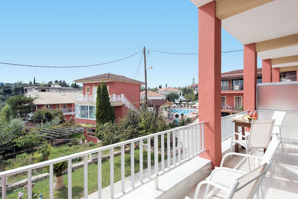Mariettas Resort 43/50
