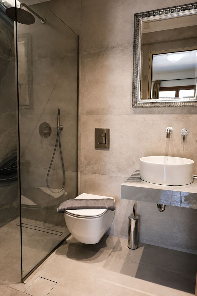 Mylos Hotel & Apartments 48/50