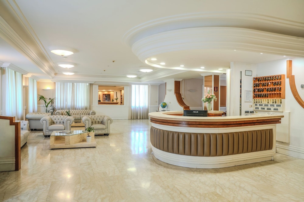 Mondial Park Hotel 4/50