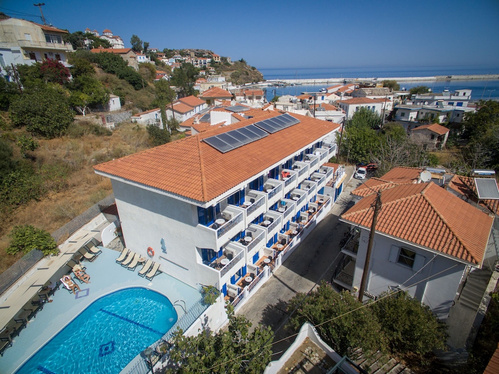 Atheras Hotel 4/65
