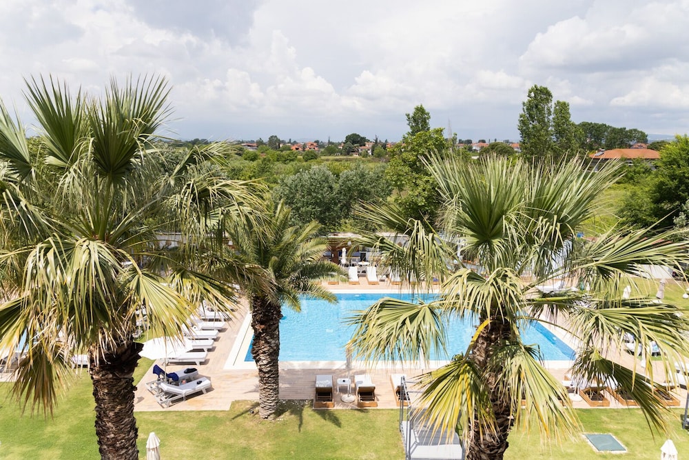 Mythic Summer Hotel 67/74