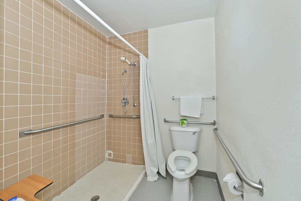 Americas Best Value Inn Amarillo Airport 9/34