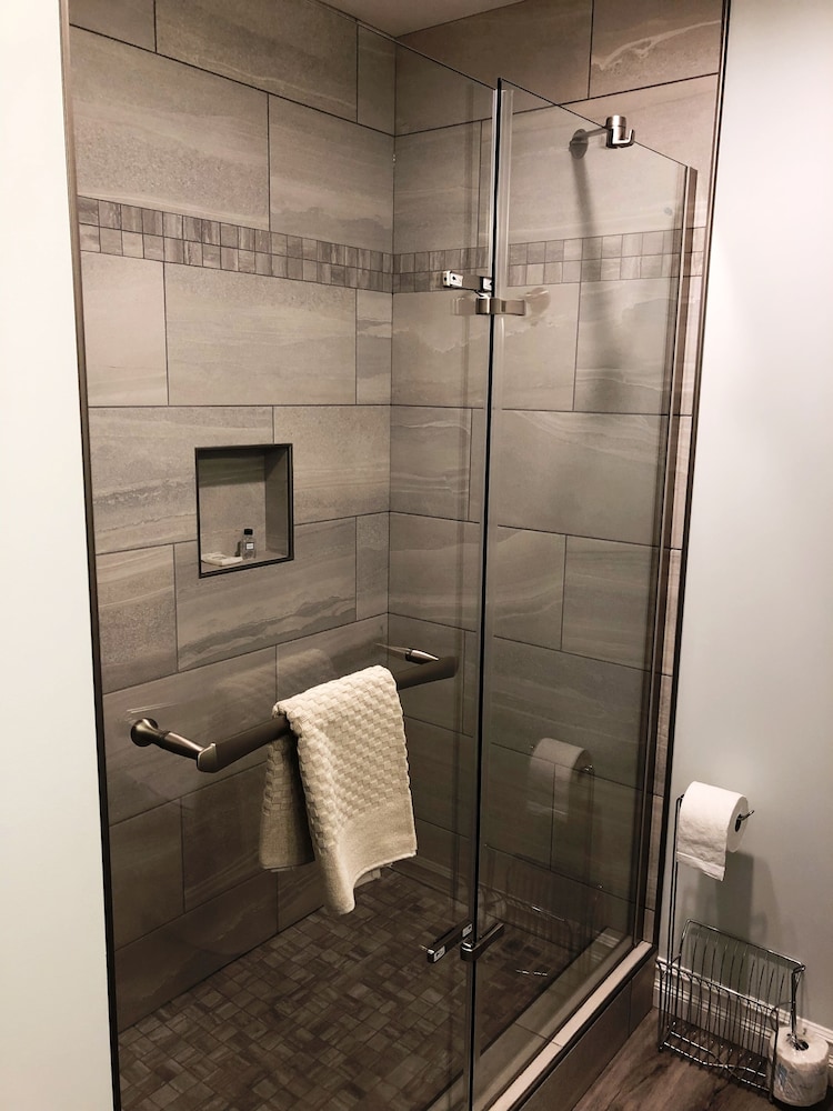 Ocean View Hotel 49/50