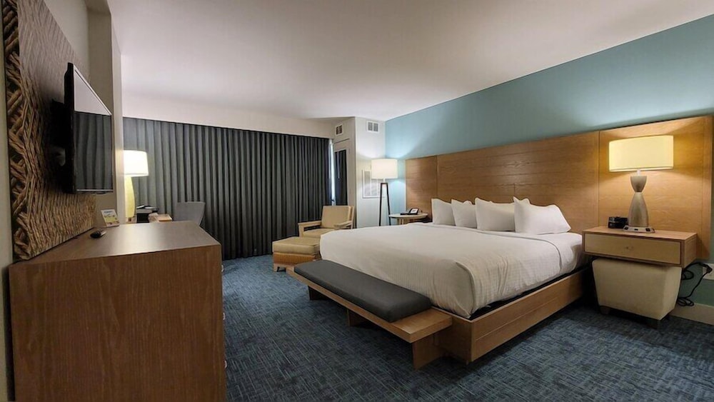 STANDARD, KING BED