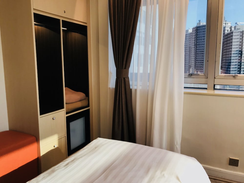 West Hotel 14/30