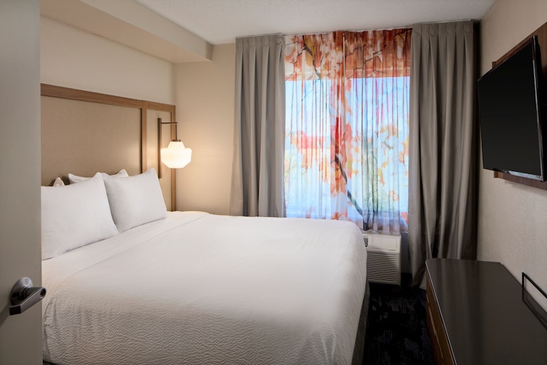 Fairfield Inn Suites By Marriott Cleveland Avon 4/22