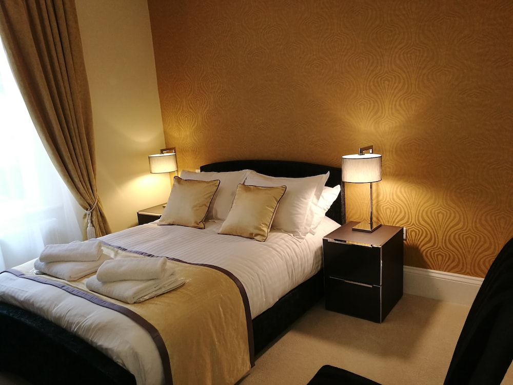 غرفة بسرير مزدوج، The Devon Court 3/10
