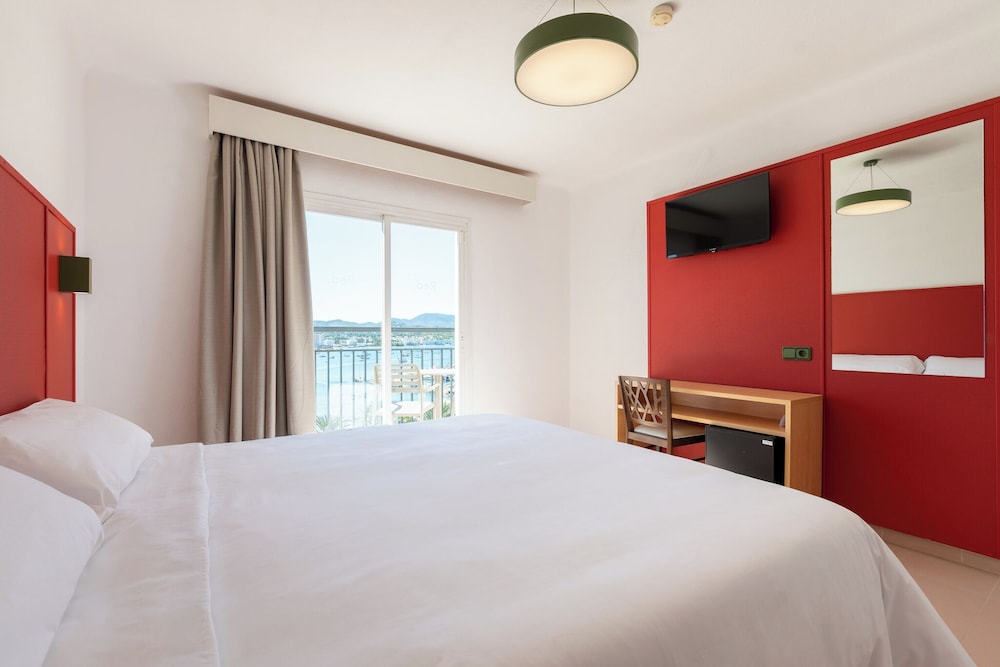 COMFORT, QUEEN BED, SEA VIEW
