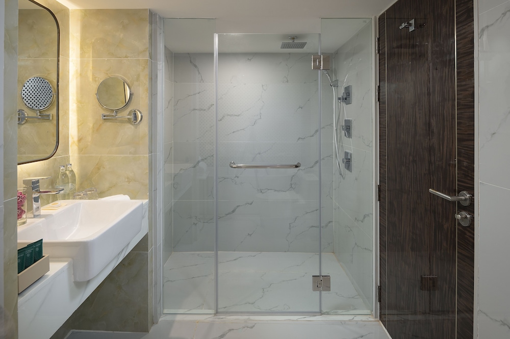 Aira Bkk Sukhumvit 11 By Kingston Hotels 49/50