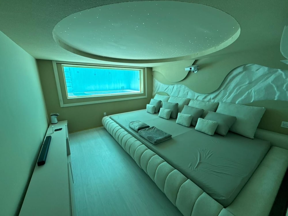 MYKONOS, SUITE, PRIVATE POOL