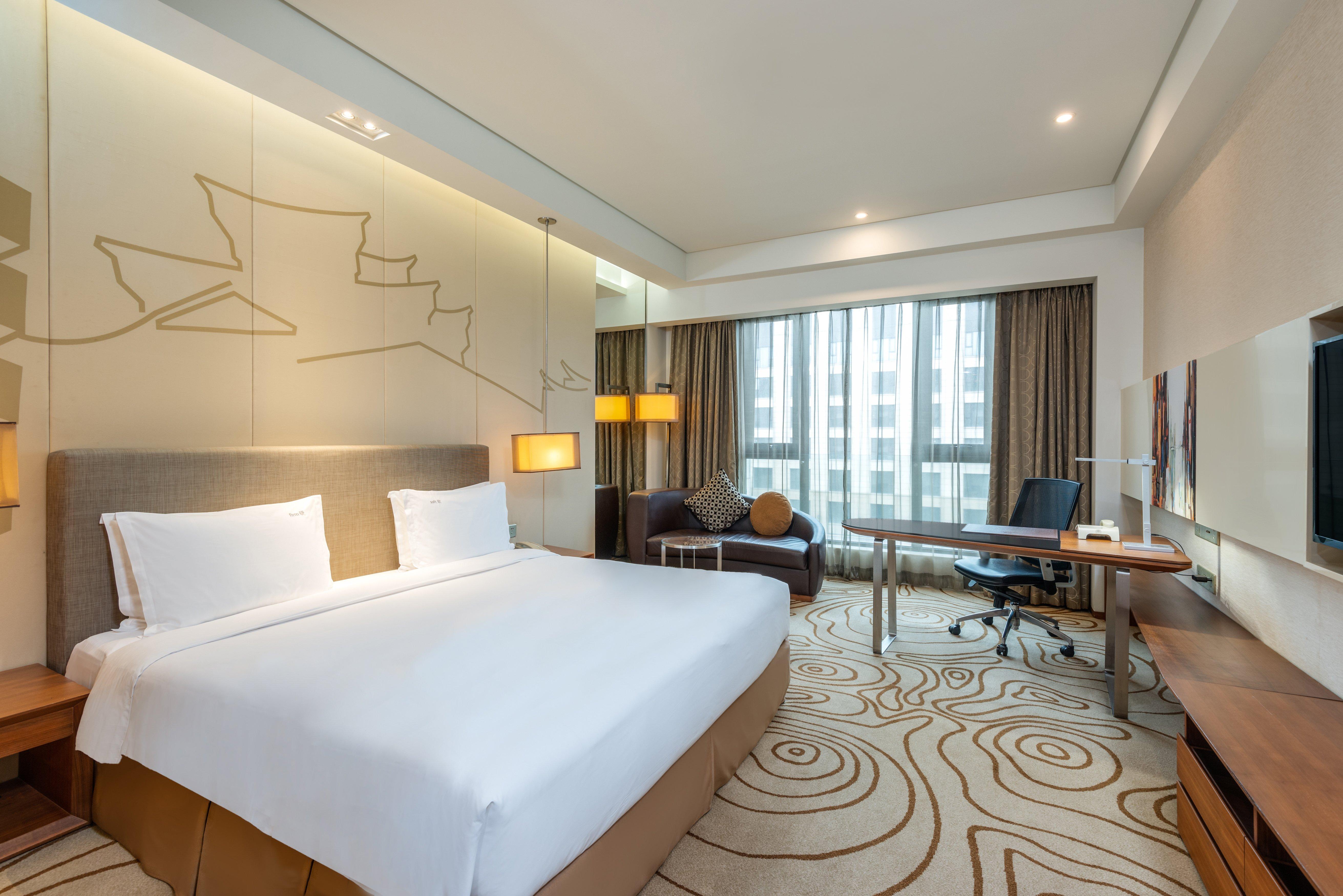 غرفة بسرير كينج