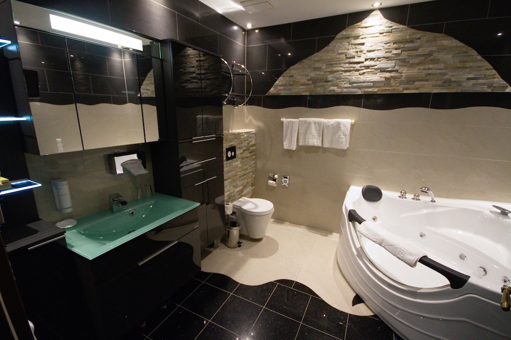 Atlas Grand Hotel 50/50