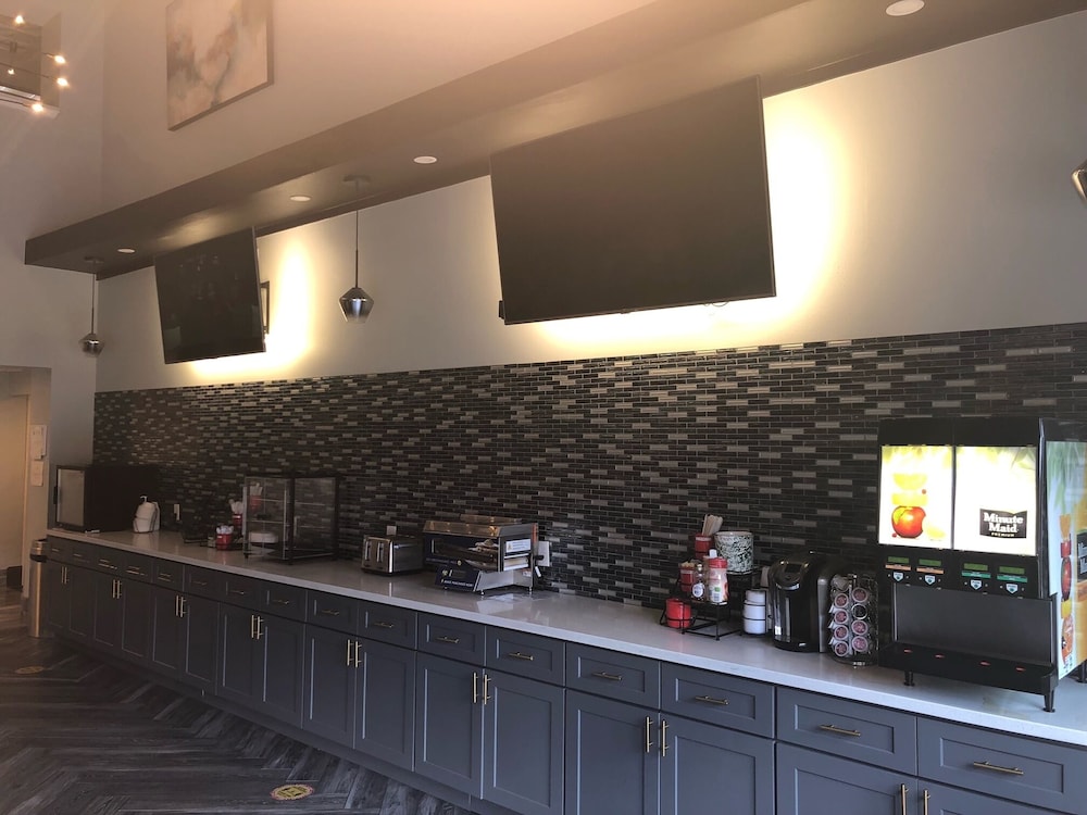 Wingate by Wyndham Humble/Houston Intercontinental Airport 10/56
