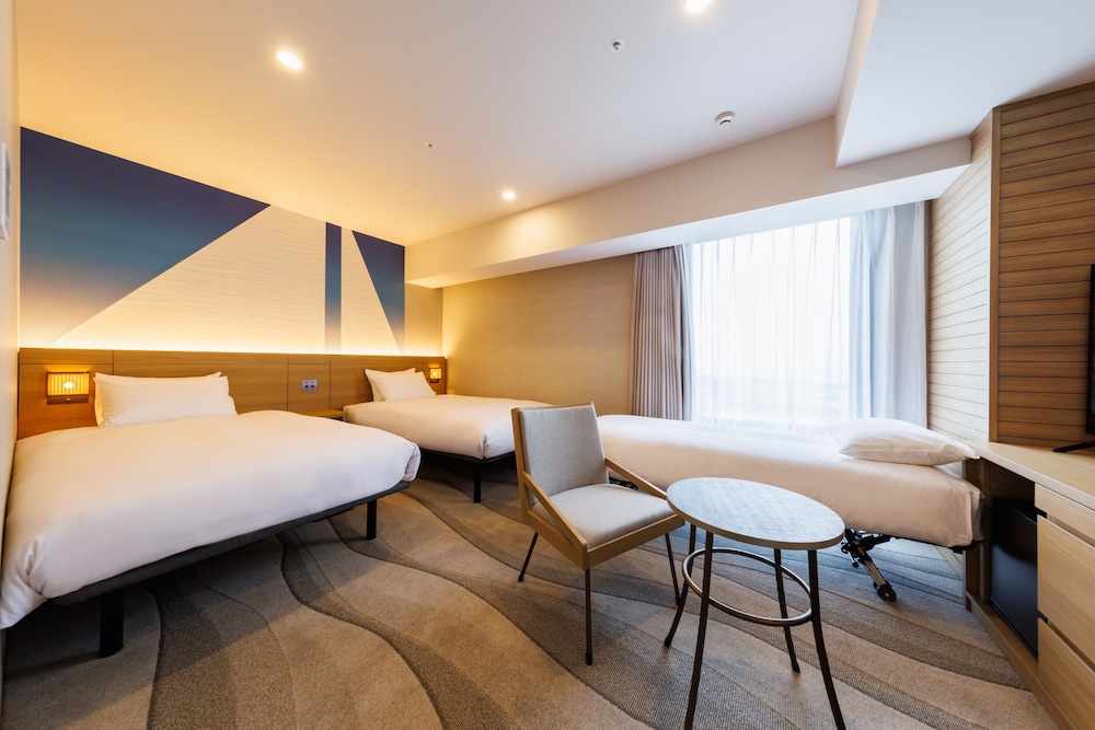 SUPERIOR, TWIN BEDS, LARGE