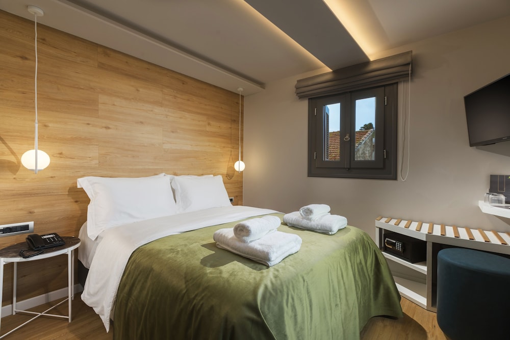 Room, Double Bed, Palatine View