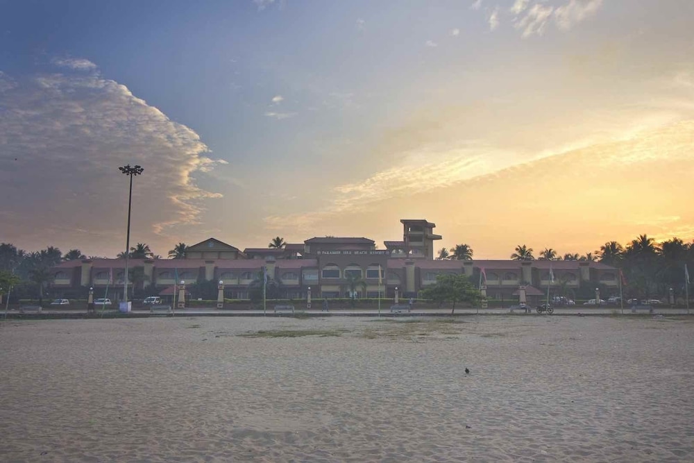 The Paradise Isle Beach Resort 15/23