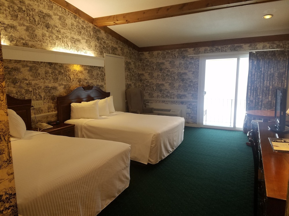 Publick House Historic Inn And Country Motor Lodge 10/49