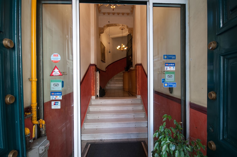 Cecil Hotel 10/70