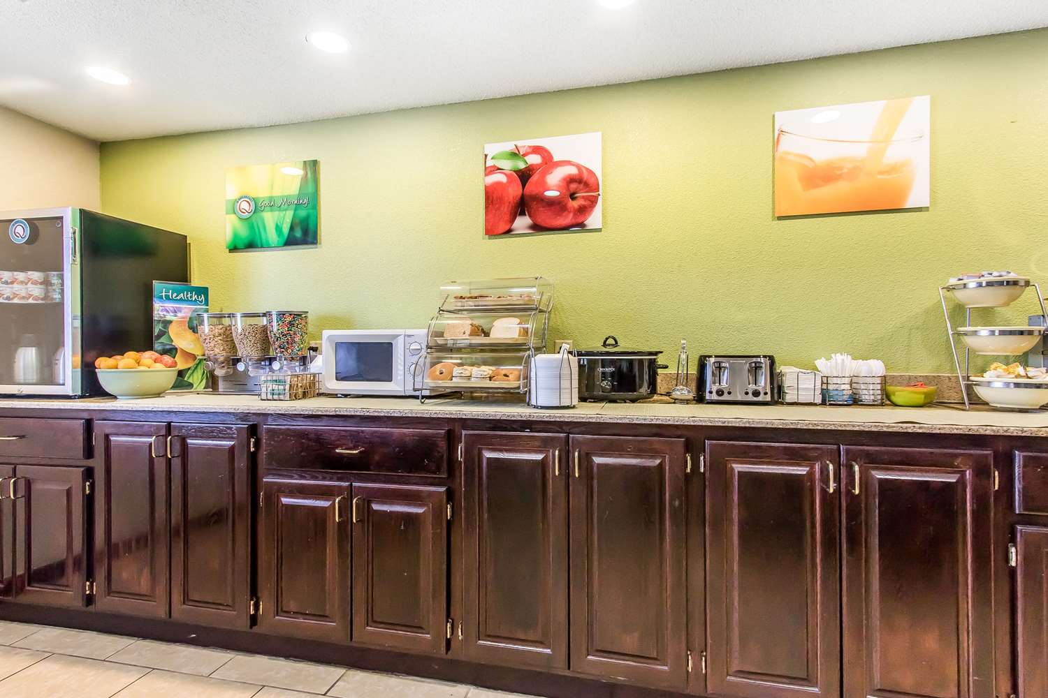 Quality Inn & Suites La Vergne, TN 12/18