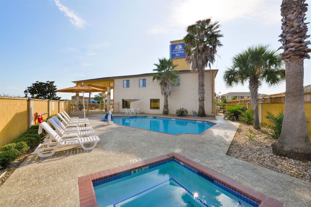 Americas Best Value Inn & Suites Waller Prairie View 7/38