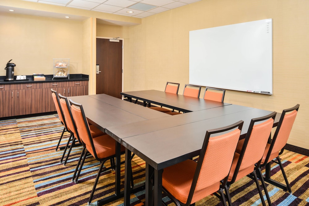 FAIRFIELD INN & SUITES WARRENSBURG 26/27