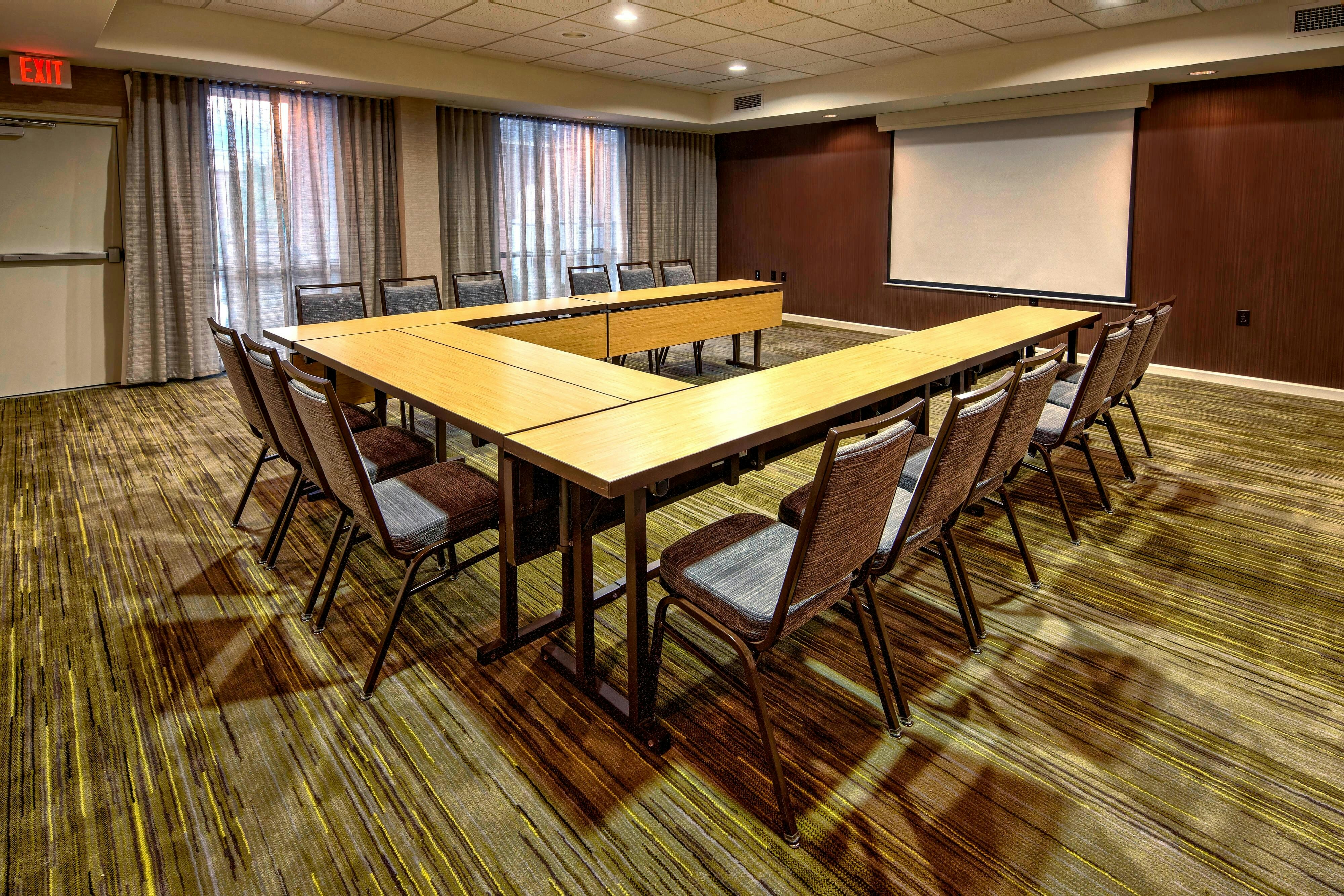Courtyard by Marriott Alexandria 37/41