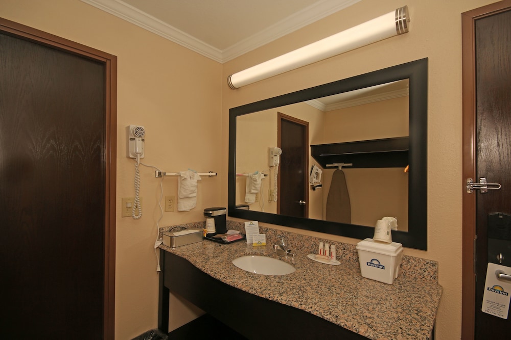 Comfort Inn Asheville East-Blue Ridge Pkwy Access 24/39