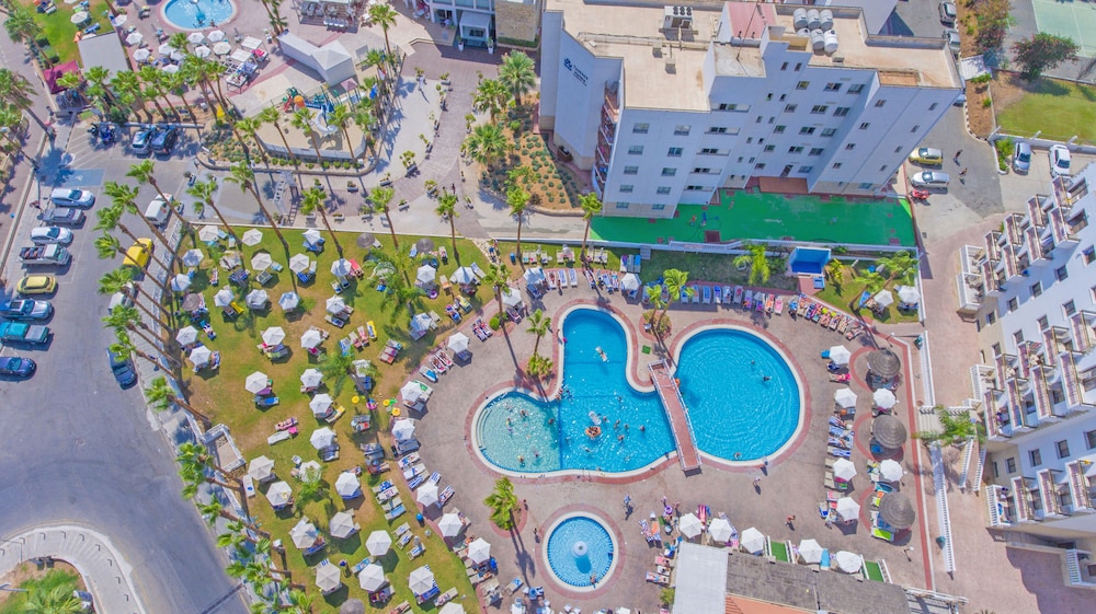 Marlita Beach Hotel Apartments in PARALIMNI