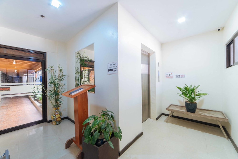 Reddoorz Plus Poblacion District Davao 4/32