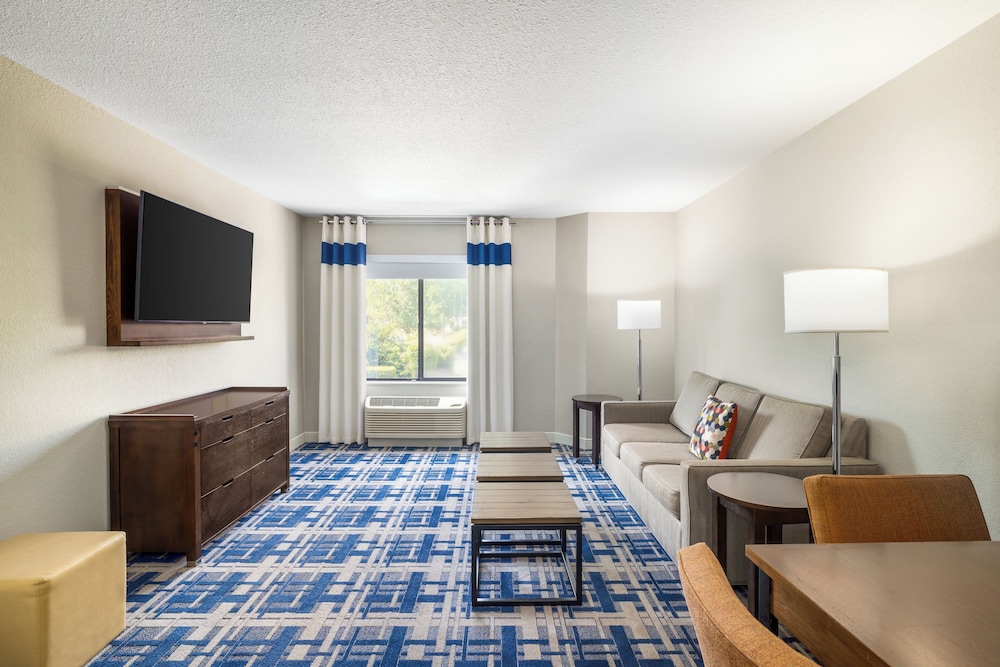Four Points by Sheraton Charlotte - Lake Norman 26/42