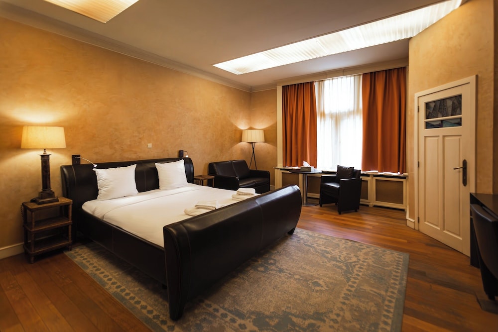 SUPERIOR, DOUBLE BED