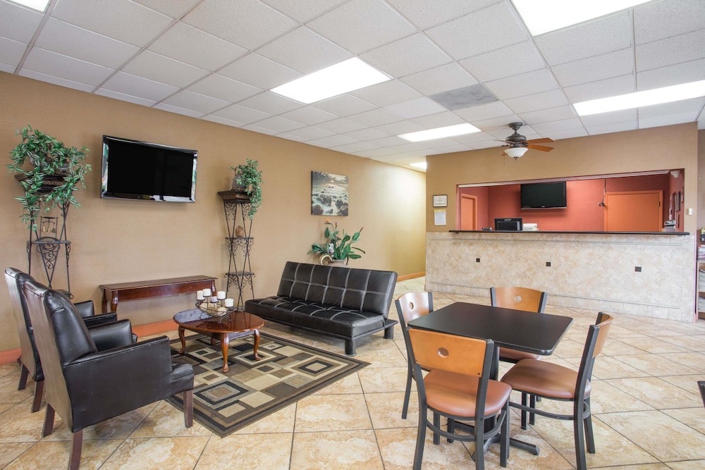 Days Inn By Wyndham Ormond Beach 8/16