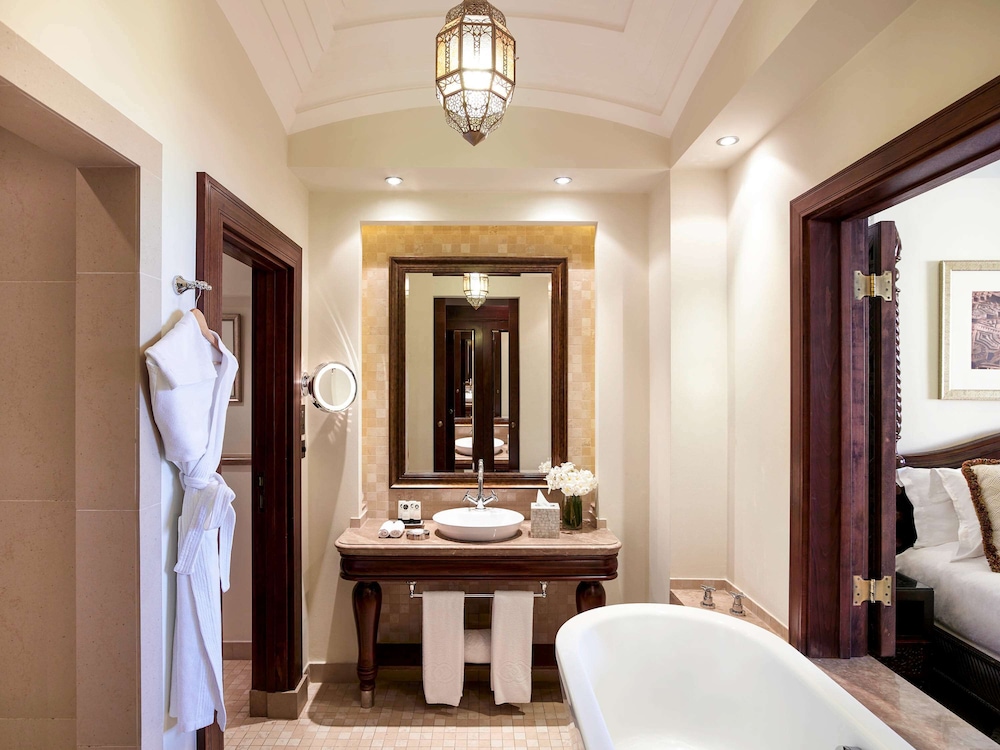 Sofitel Bahrain Zallaq Thalassa Sea and Spa 50/70