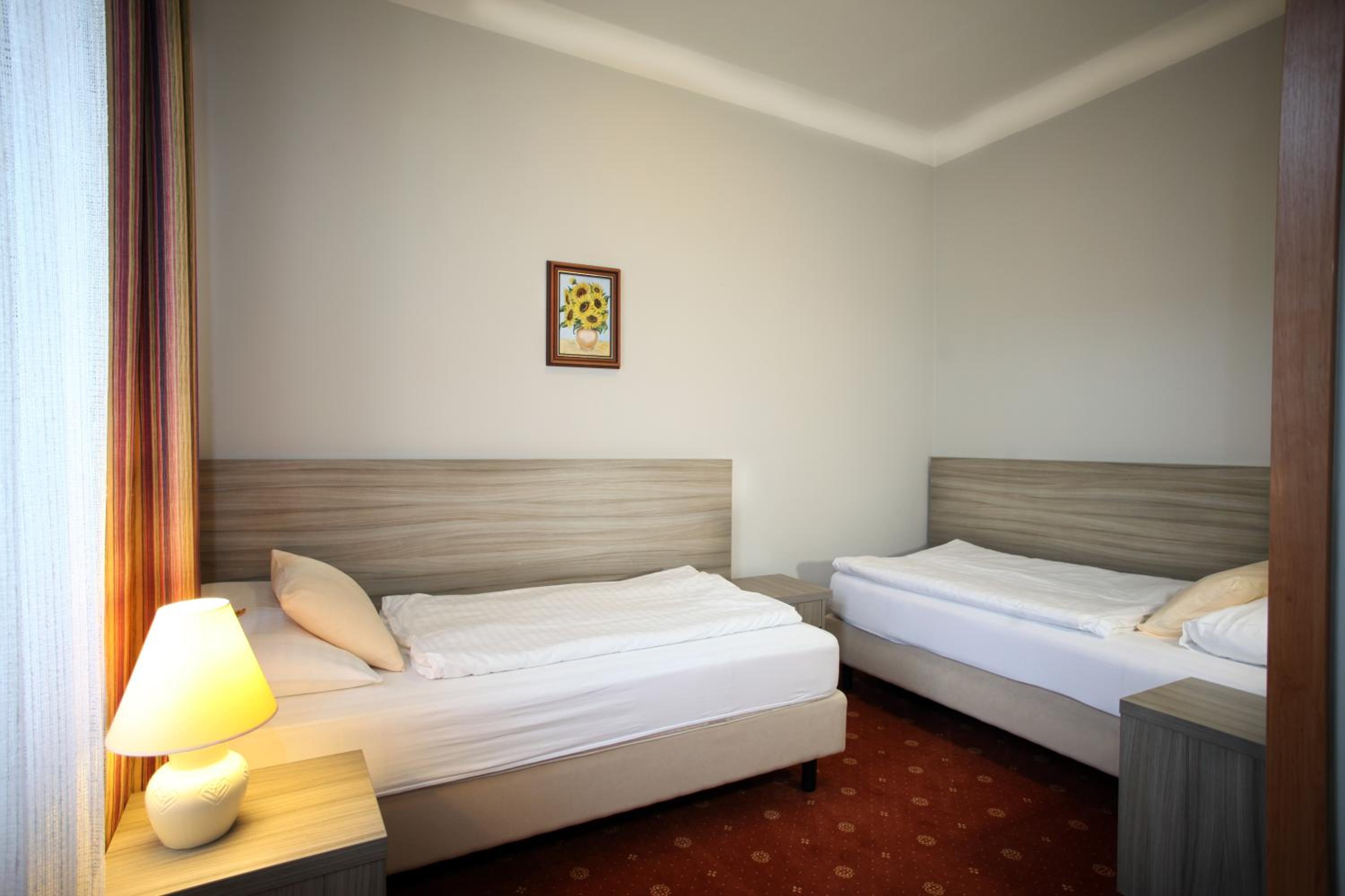 Paris Hotel 11/46