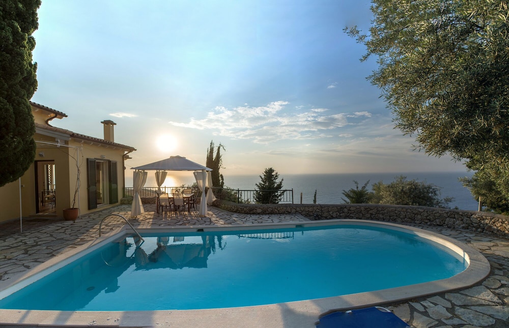 Nature Villas 37/44