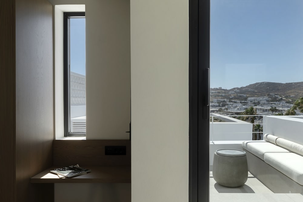 CUBIC Mykonos Seafront Design Suites 52/58