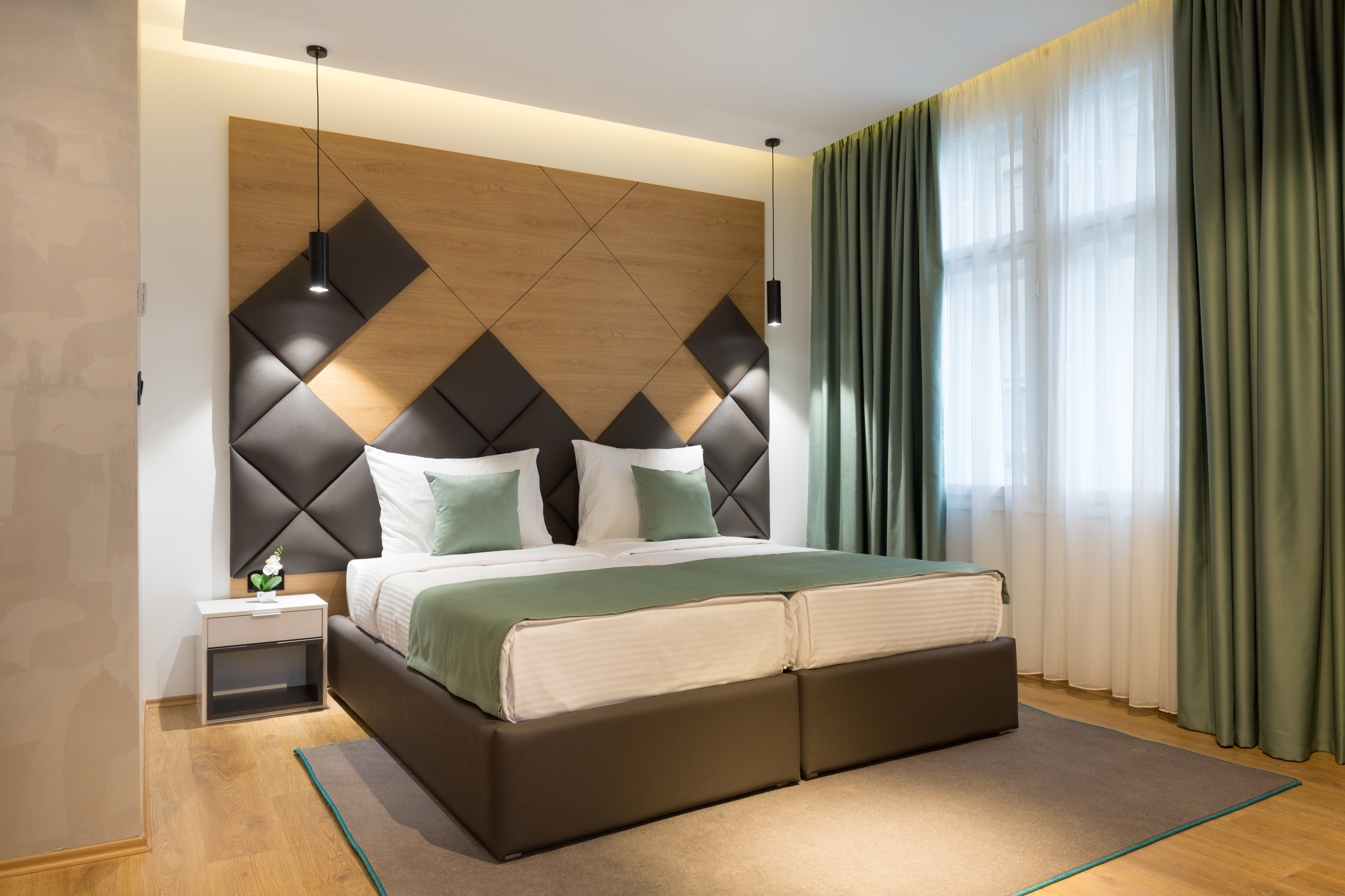 SUPERIOR, DOUBLE OR TWIN BED